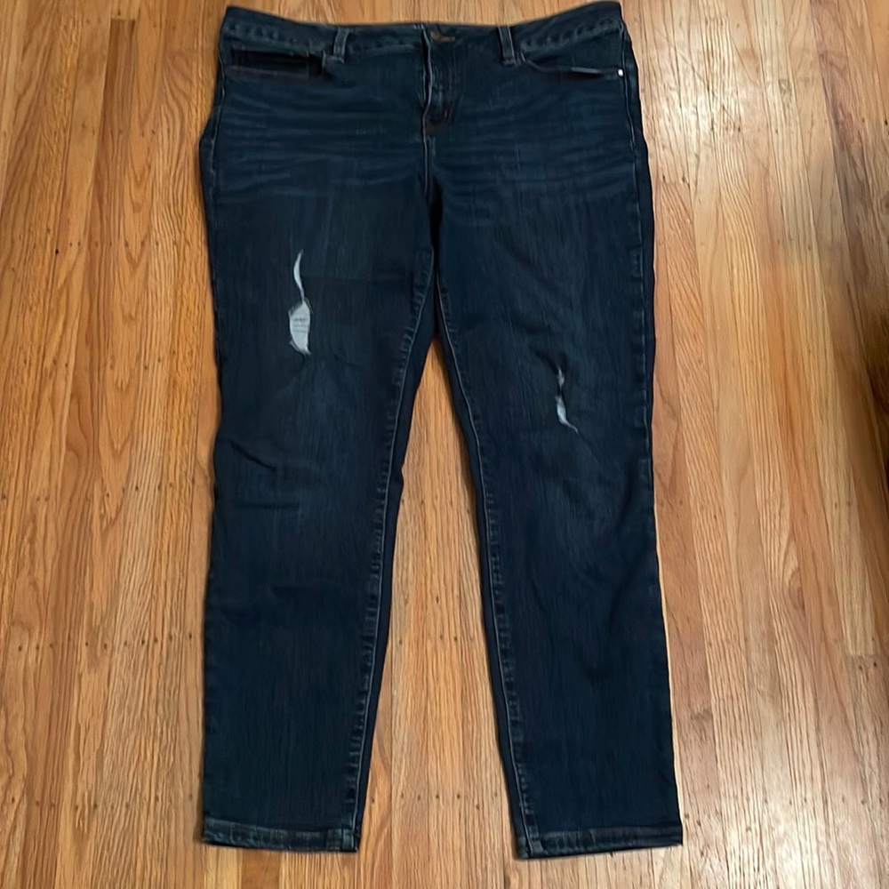 Distressed dark wash mid rise skinny jeans size 16